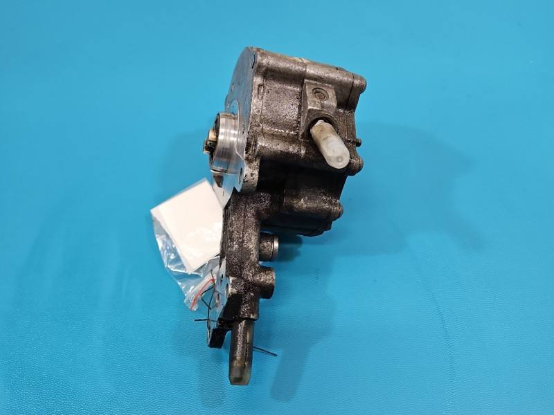 Вакуумний насос Volkswagen Touran 038145209M — фото деталі 7