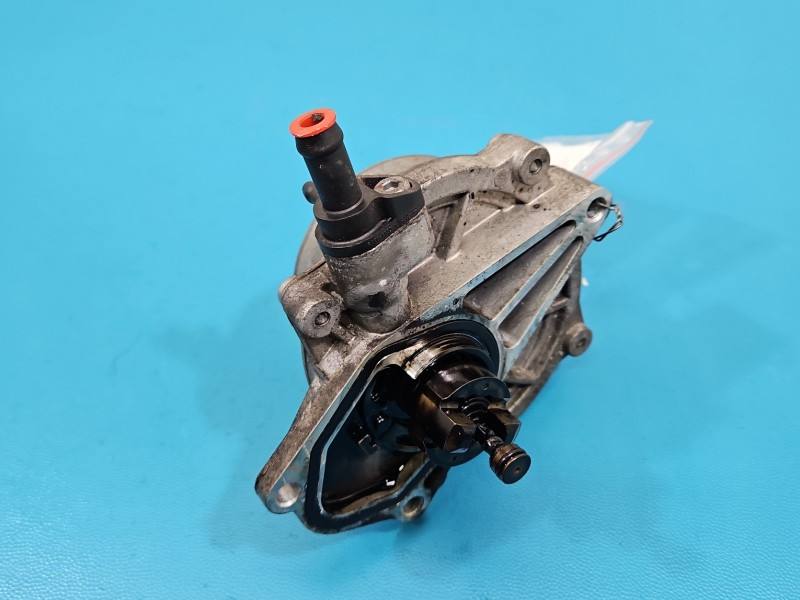 Вакуумний насос Hyundai I40 28810-2A500