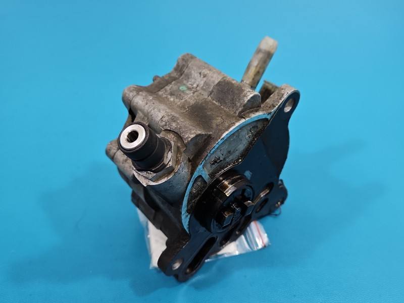 Вакуумний насос Volkswagen Touran 03G145209 — фото деталі 3