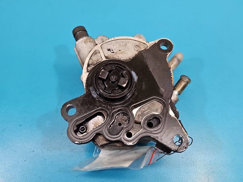 Вакуумний насос Volkswagen Touran 03G145209 — фото деталі 4
