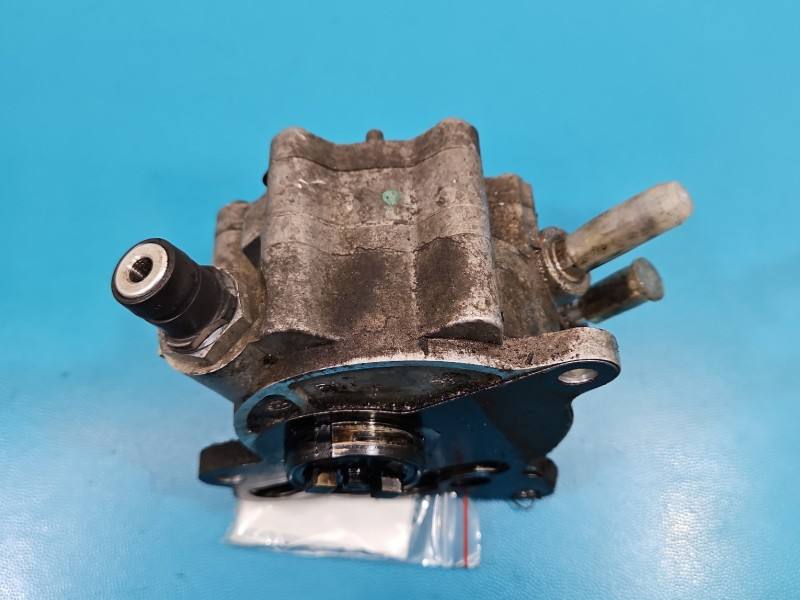 Вакуумний насос Volkswagen Touran 03G145209 — фото деталі 5
