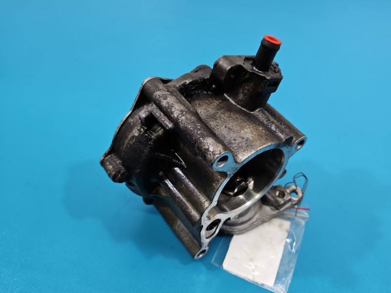 Вакуумный насос Audi A5 8T 06L145100C