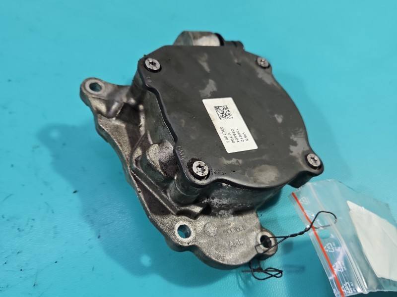 Вакуумний насос Volkswagen Golf 6 03L145207 — фото деталі 3
