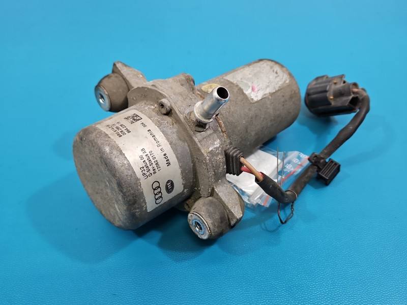 Вакуумный насос Audi A8 D4 8R0614215