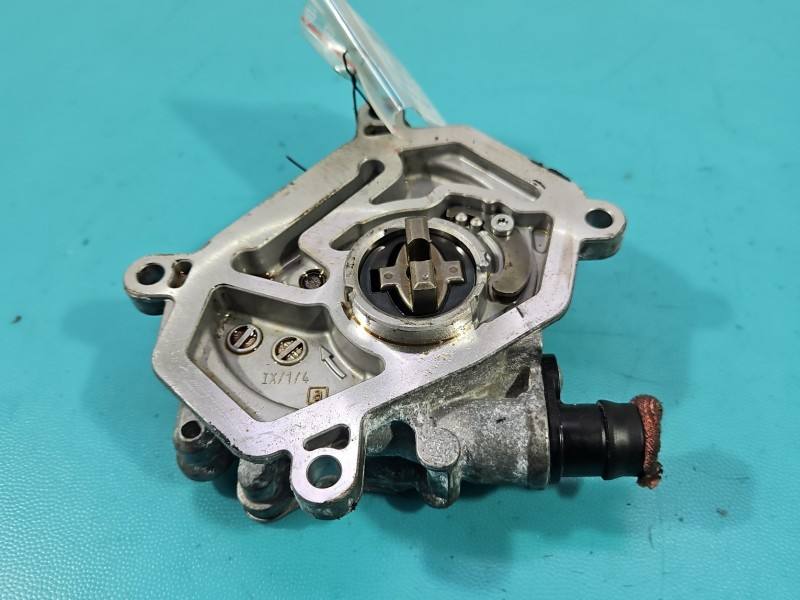Вакуумний насос Mercedes A W177 A2641800000
