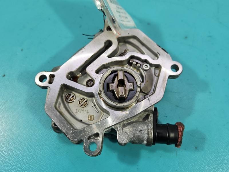 Вакуумний насос Mercedes A W177 A2641800000 — фото деталі 2