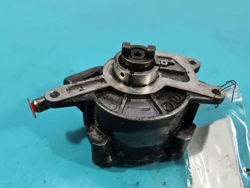 Вакуумный насос Mercedes ML W164 A6422300165