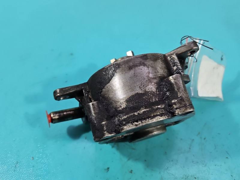Вакуумный насос Mercedes ML W164 A6422300165 — фото детали 4