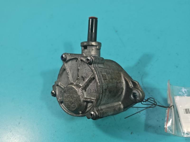 Вакуумний насос Mercedes B W246 A6512300465 — фото деталі 3
