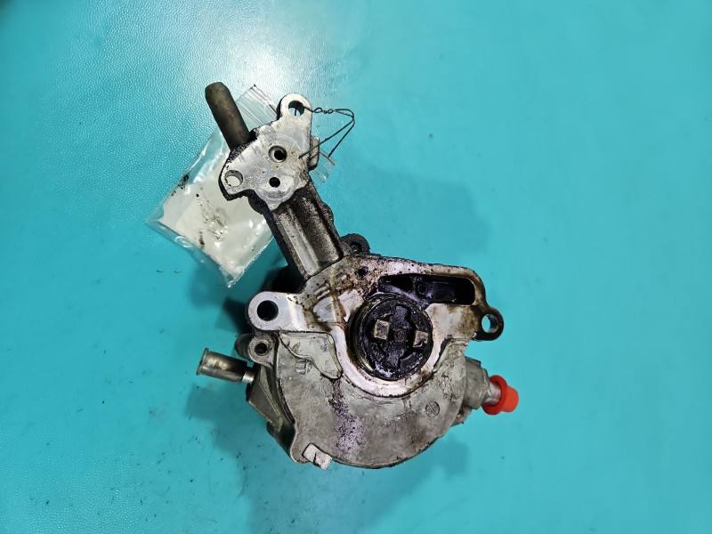 Вакуумный насос Volkswagen Touran 038145209C — фото детали 2