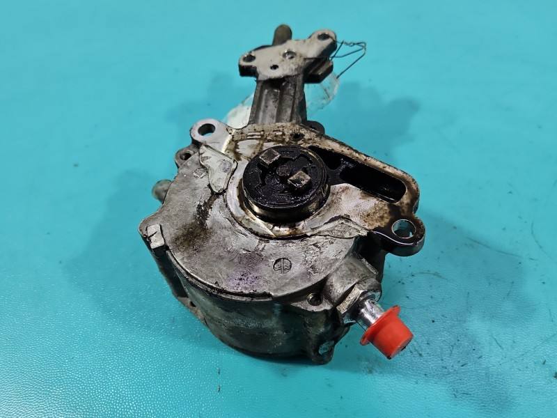 Вакуумный насос Volkswagen Touran 038145209C — фото детали 3