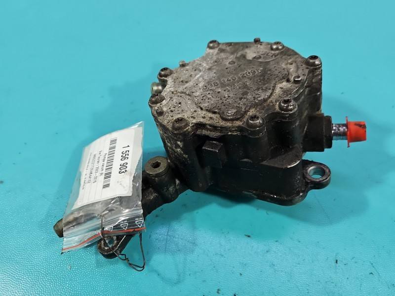 Вакуумный насос Volkswagen Touran 038145209C — фото детали 4