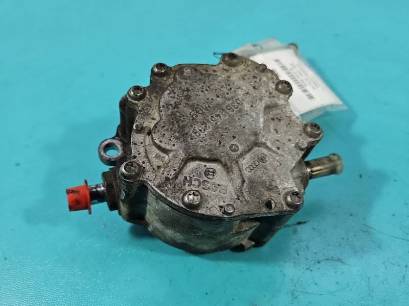 Вакуумный насос Volkswagen Touran 038145209C — фото детали 6