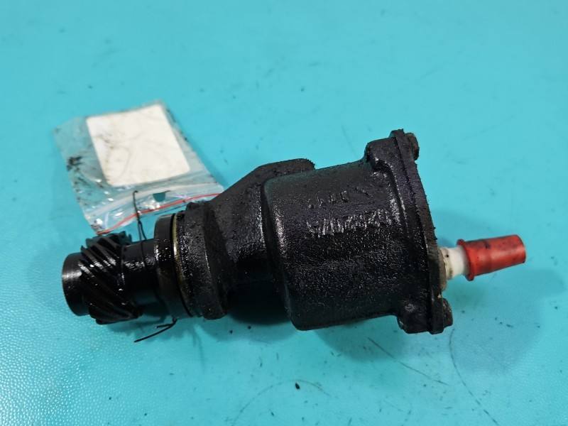 Вакуумний насос Volkswagen Passat B5 028207A