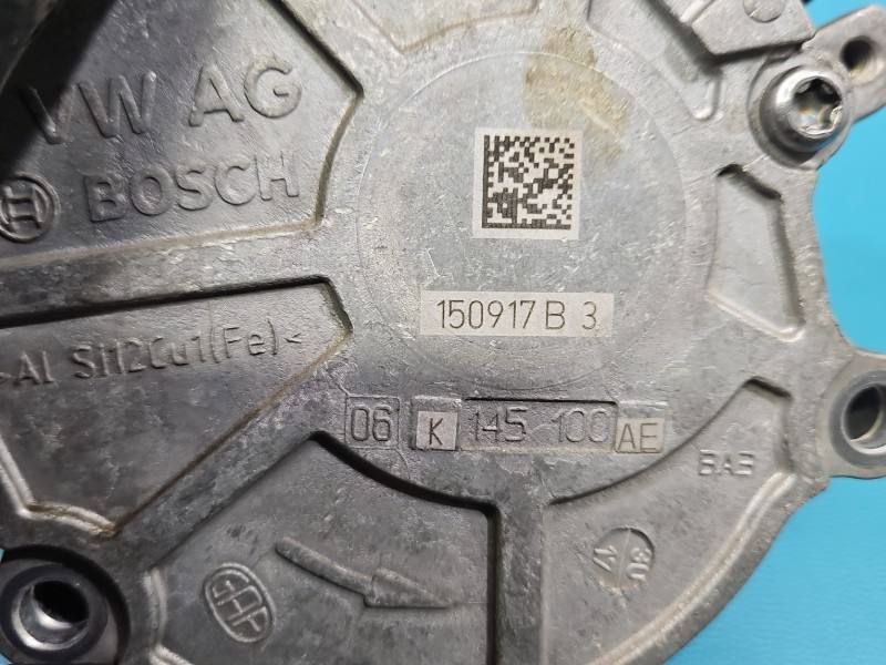 Вакуумний насос Audi A4 B9 06K145100AE — фото деталі 8