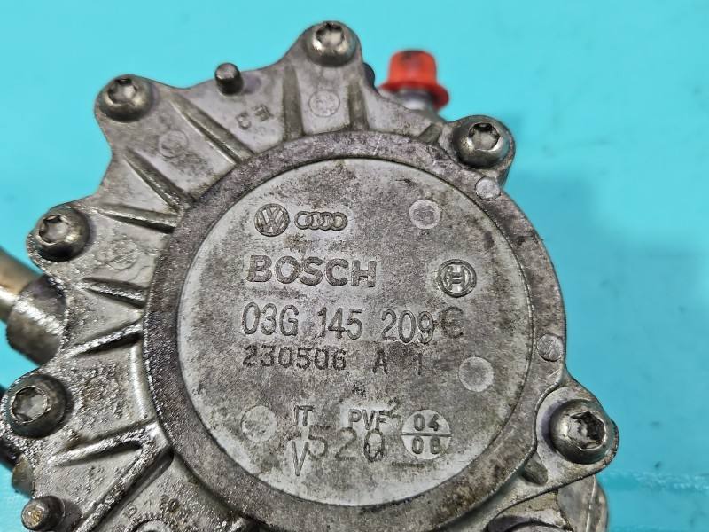 Вакуумный насос Volkswagen Touran 03G145209C — фото детали 8