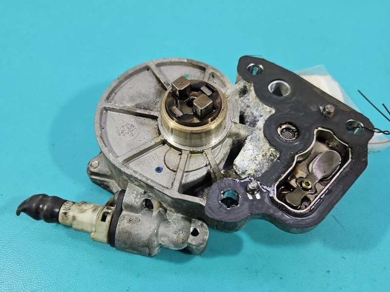 Вакуумний насос Opel Astra K 12662789