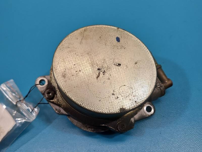 Вакуумний насос Audi A5 8T 057145100AF — фото деталі 5