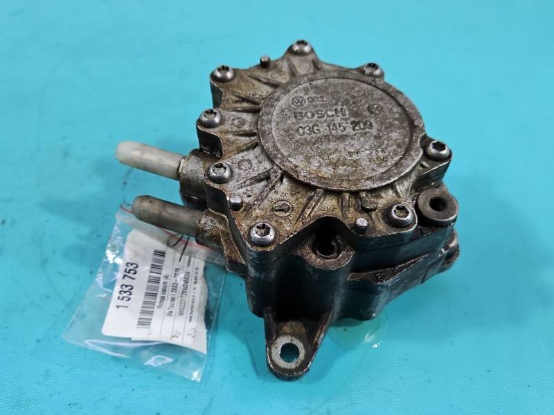 Вакуумный насос Volkswagen Touran 03G145209C — фото детали 3
