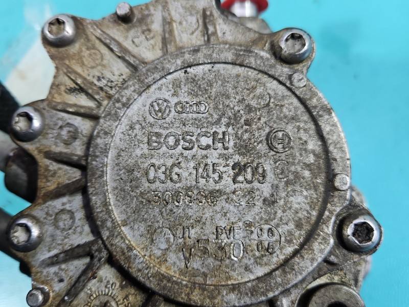 Вакуумный насос Volkswagen Touran 03G145209C — фото детали 6