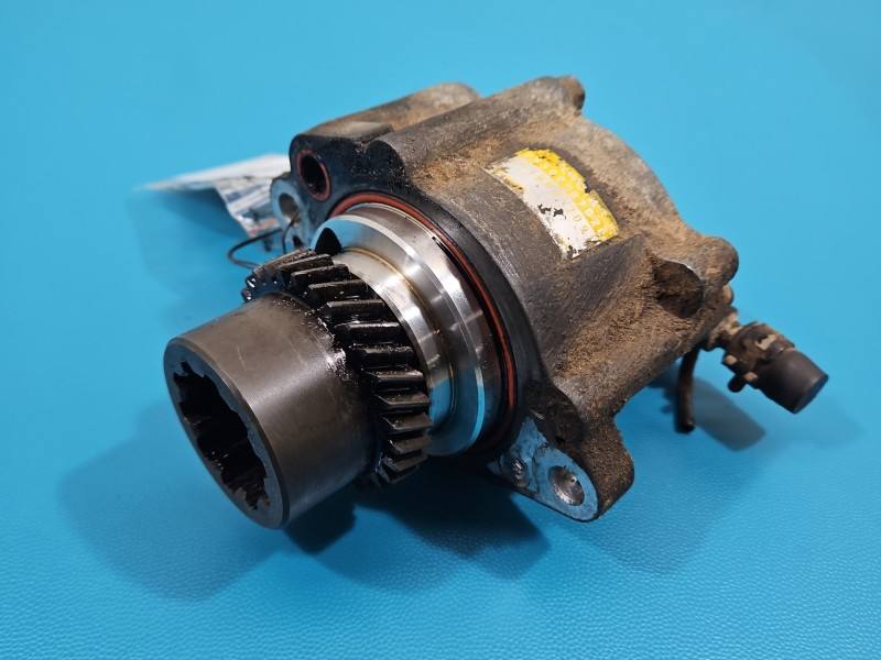 Вакуумний насос Toyota Land Cruiser 29300-67020