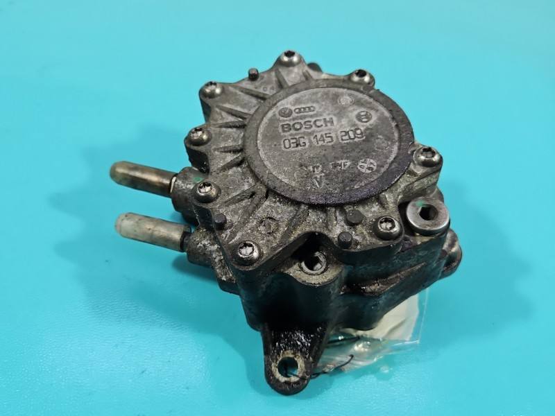 Вакуумний насос Volkswagen Jetta 03G145209C — фото деталі 4