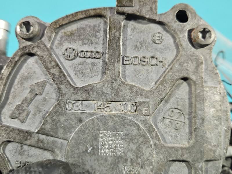 Вакуумний насос Skoda Octavia 2 03L145100F — фото деталі 3