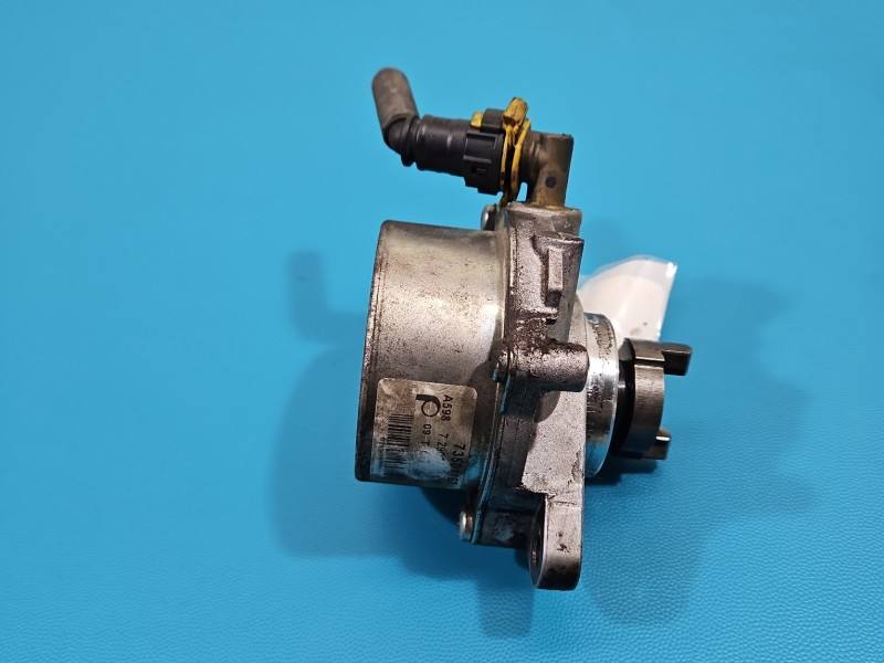 Вакуумний насос Suzuki Splash 73501167 — фото деталі 3