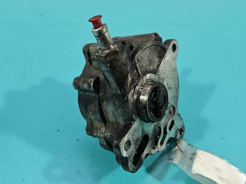 Вакуумний насос Mitsubishi Outlander 03G145209C