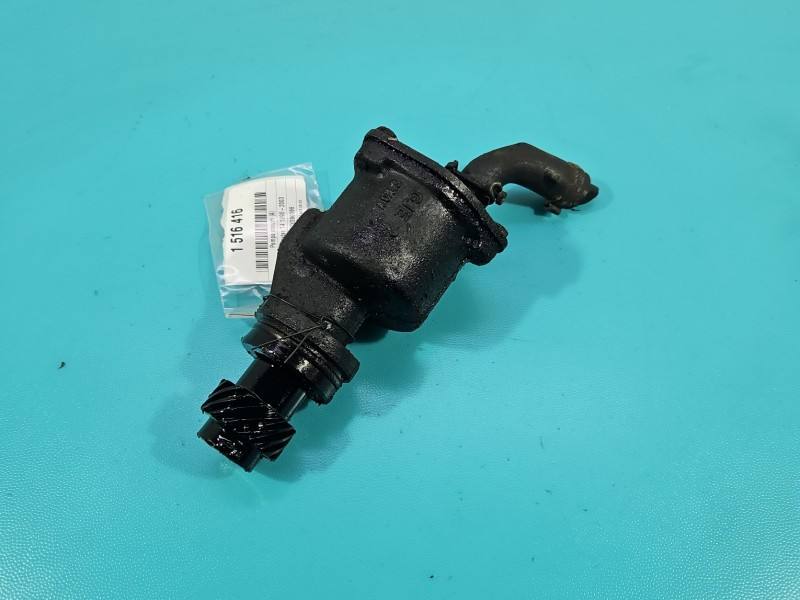 Вакуумний насос Volkswagen Transporter T4 028207A