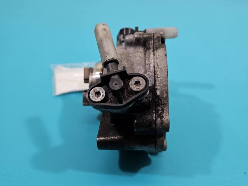 Вакуумный насос Opel Astra L 9850109580 — фото детали 4