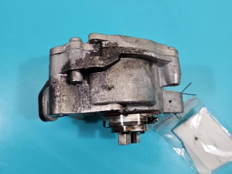 Вакуумный насос Opel Astra L 9850109580 — фото детали 8