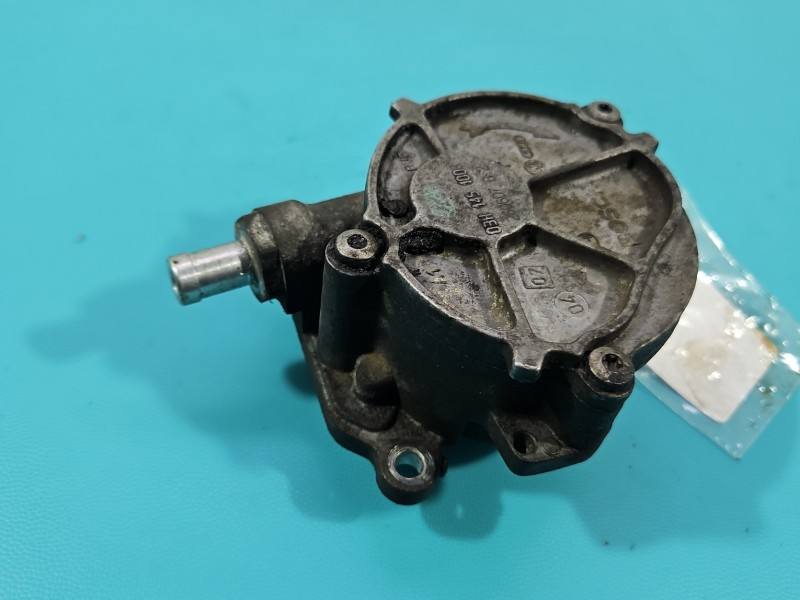 Вакуумный насос Volkswagen Passat B6 03H145100B — фото детали 4