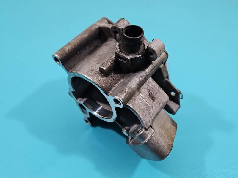 Вакуумний насос Audi A5 8T 06L145100B