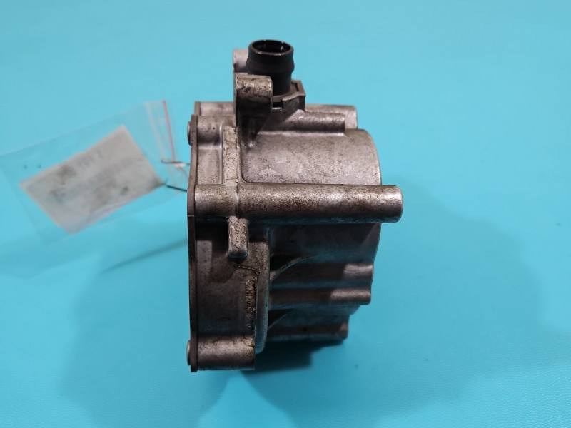 Вакуумний насос Audi A5 8T 06L145100B — фото деталі 4