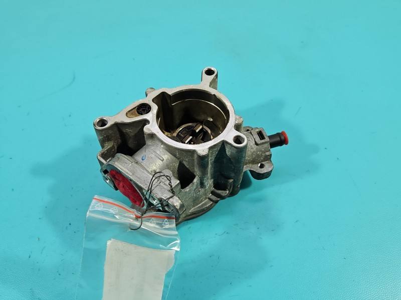 Вакуумний насос Audi A6 C7 06J145100G
