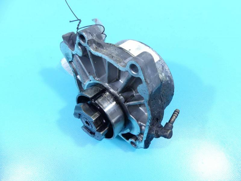 Вакуумный насос Opel Astra H 55205444