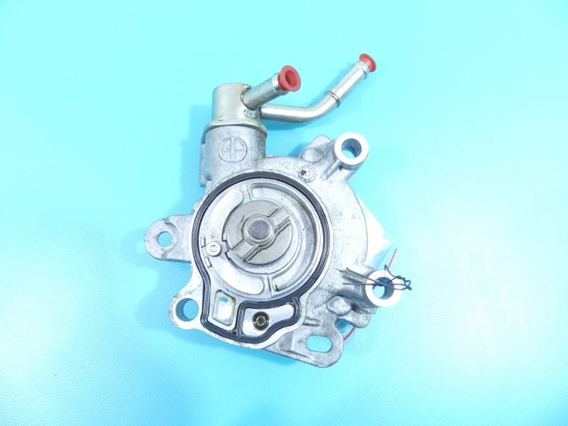 Вакуумний насос Mazda 3 P54G-18G00 — фото деталі 4