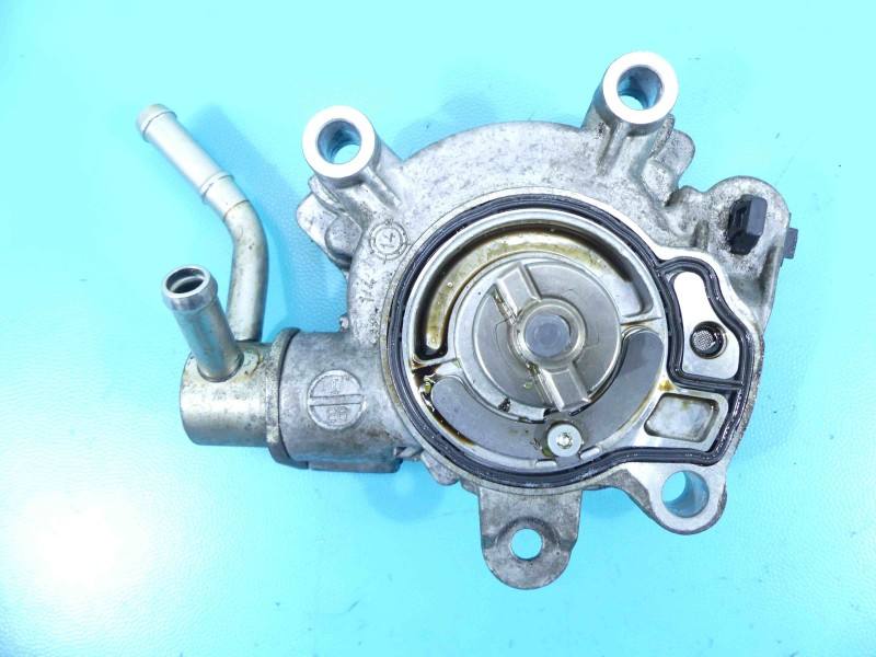 Вакуумний насос Mazda 3 P54G-18G00 — фото деталі 3
