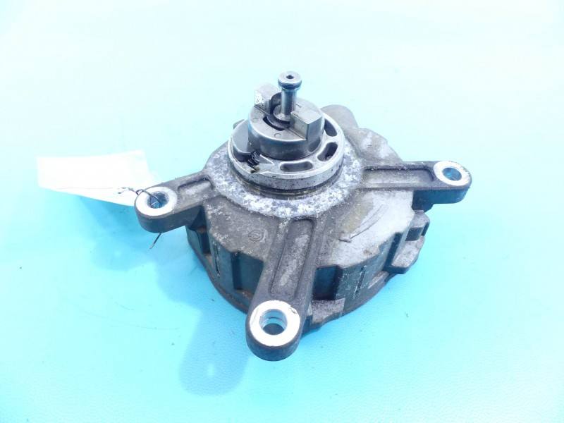 Вакуумный насос Toyota Land Cruiser 27021180