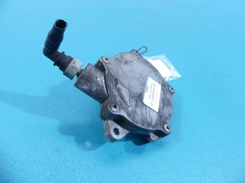 Вакуумний насос Mitsubishi Colt A6402300465