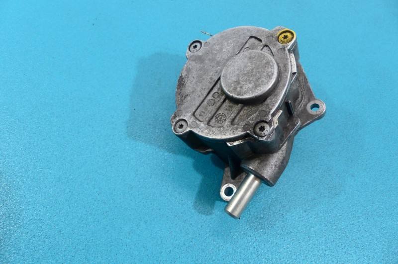Вакуумний насос Jeep Grand Cherokee A6422300165