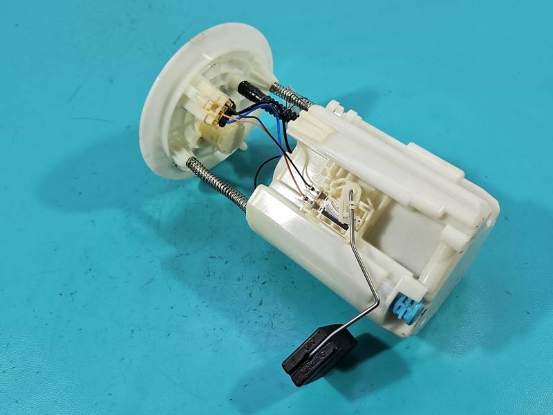 Топливный насос Toyota Prius 77020-47041
