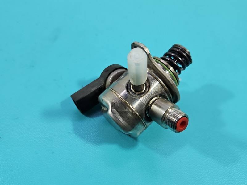 Паливний насос Skoda Fabia 4 05E127027G — фото деталі 3