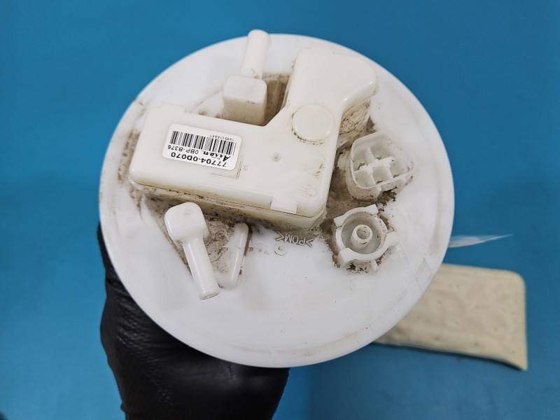 Топливный насос Toyota Yaris 3 77704-0D070 — фото детали 4