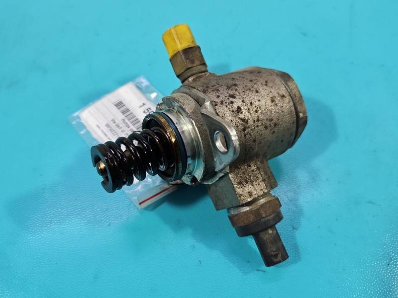 Паливний насос Volkswagen Golf 6 03C127026J