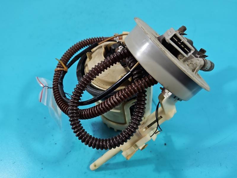 Топливный насос Volkswagen Golf 3 — фото детали 3