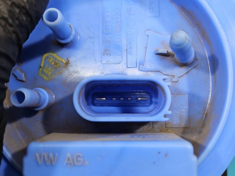 Топливный насос Volkswagen Golf 5 1K0919051AE — фото детали 4
