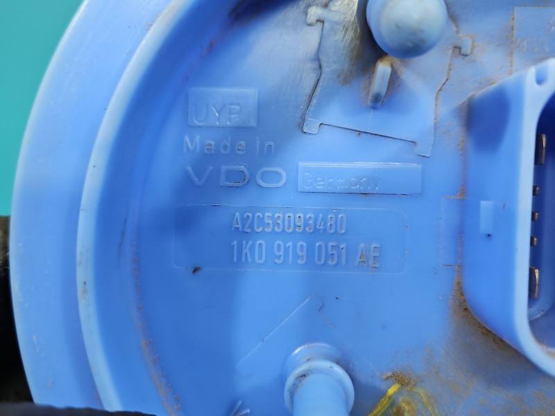 Топливный насос Volkswagen Golf 5 1K0919051AE — фото детали 5