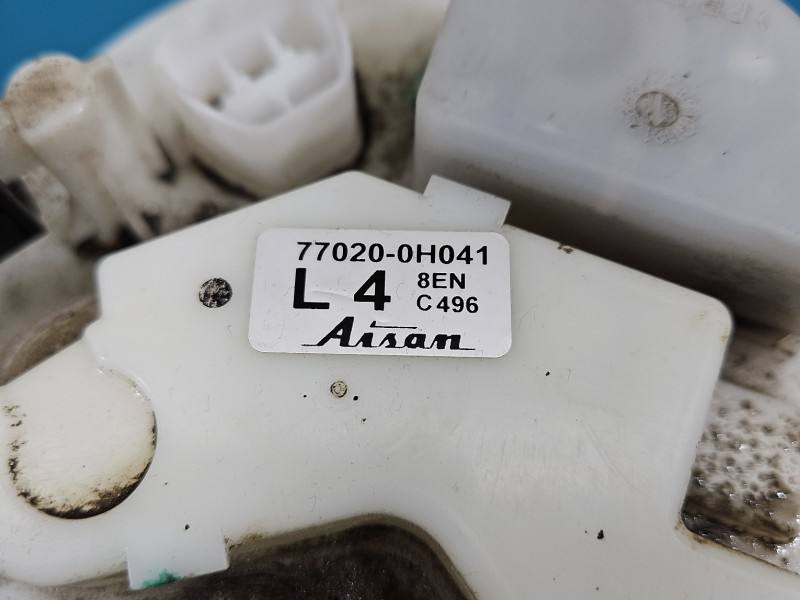 Паливний насос Toyota Aygo 77020-0H041 — фото деталі 4